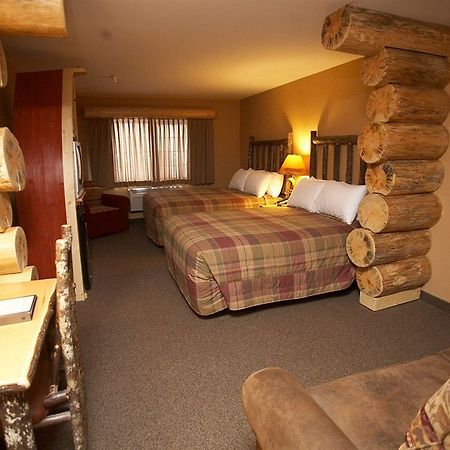 Whitefish Lodge And Suites Cross Lake Esterno foto