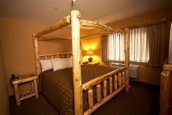 Whitefish Lodge And Suites Cross Lake Esterno foto
