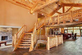 Whitefish Lodge And Suites Cross Lake Esterno foto