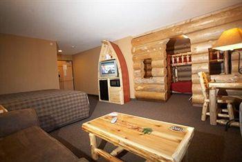 Whitefish Lodge And Suites Cross Lake Esterno foto