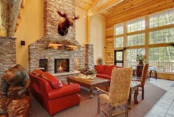Whitefish Lodge And Suites Cross Lake Esterno foto