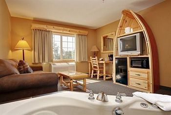 Whitefish Lodge And Suites Cross Lake Esterno foto