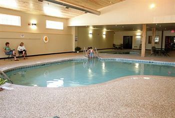 Whitefish Lodge And Suites Cross Lake Esterno foto