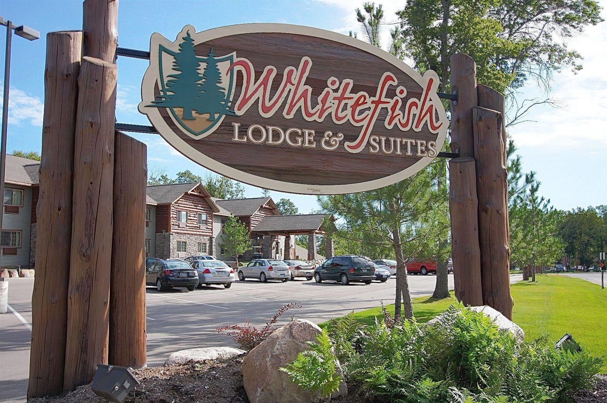 Whitefish Lodge And Suites Cross Lake Esterno foto